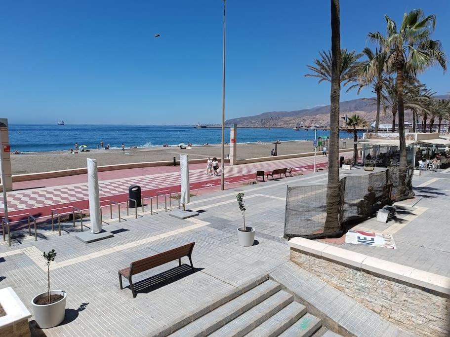 Piso Primera Linea Playa Almería Esterno foto