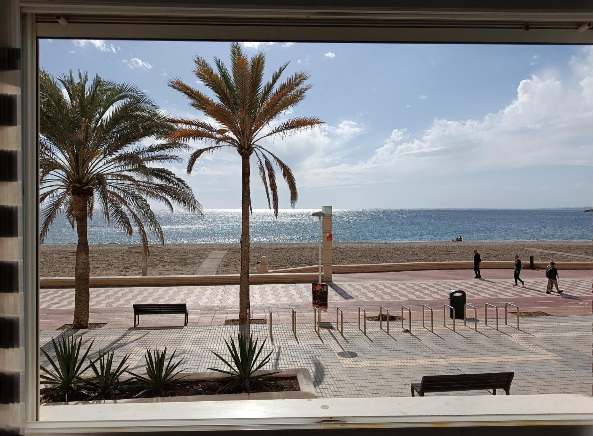 Piso Primera Linea Playa Almería Esterno foto